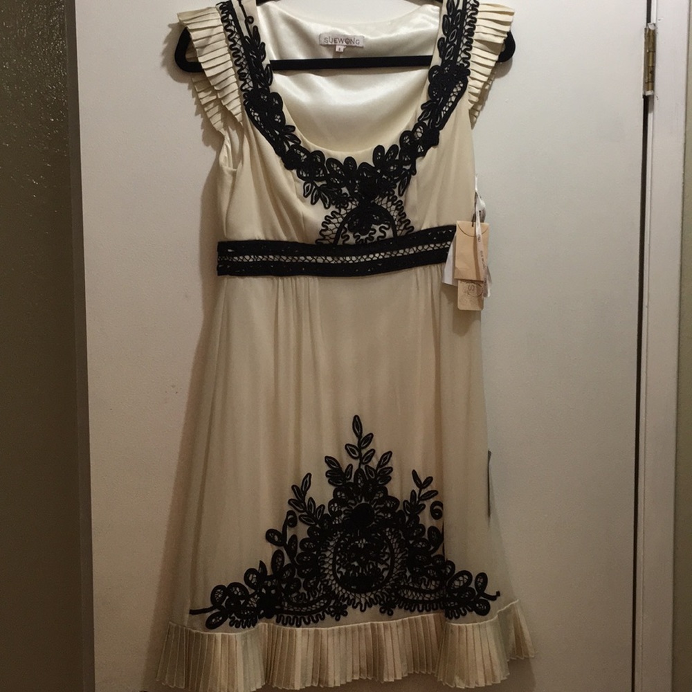 Sue Wong beautiful ivory and black dress.